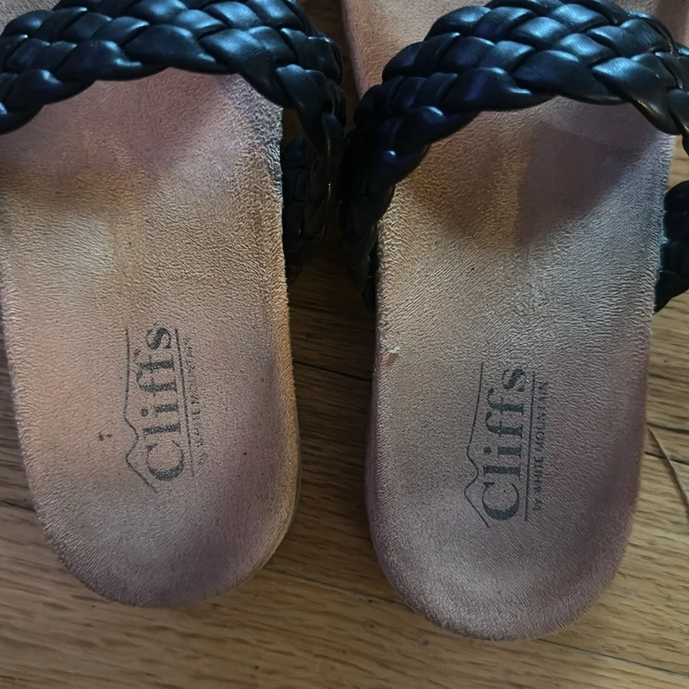 Cliffs Sandals - Picture 4 of 4